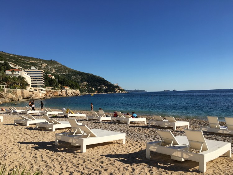 BB0DD16C-4F7B-4802-8F8C-6434B3BE2535