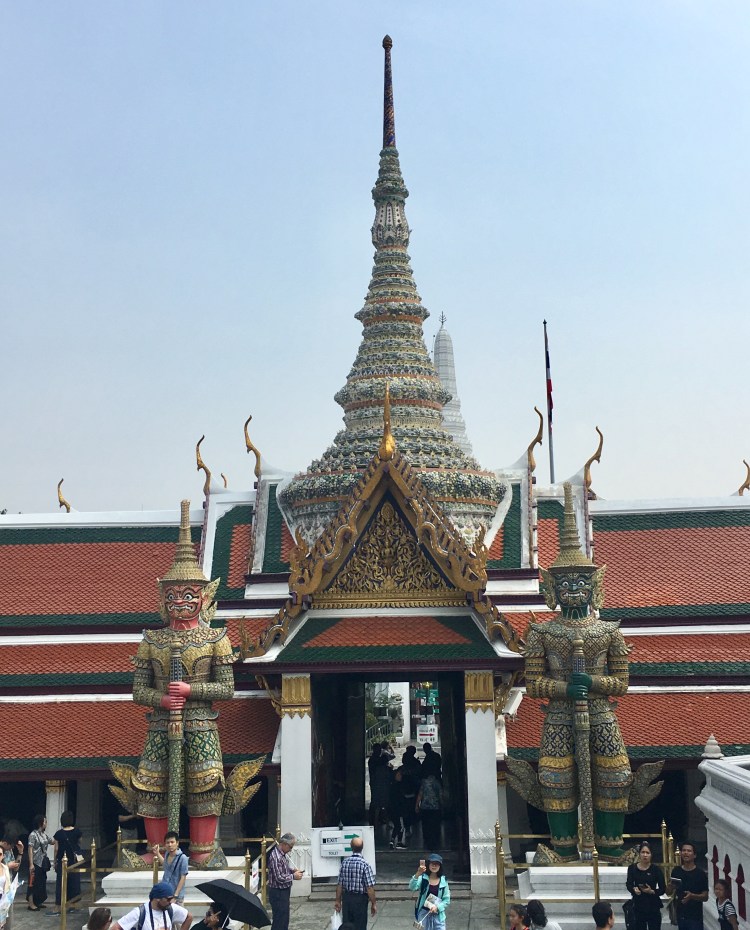 BANGKOK TEMPLE EMERAL BUDDHA 1